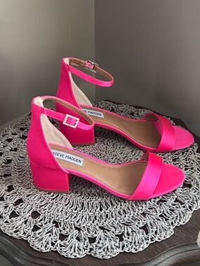 Steve Madden Bright Hot Pink Block Heel Ankle-Strap Sandals Prom rhinestone